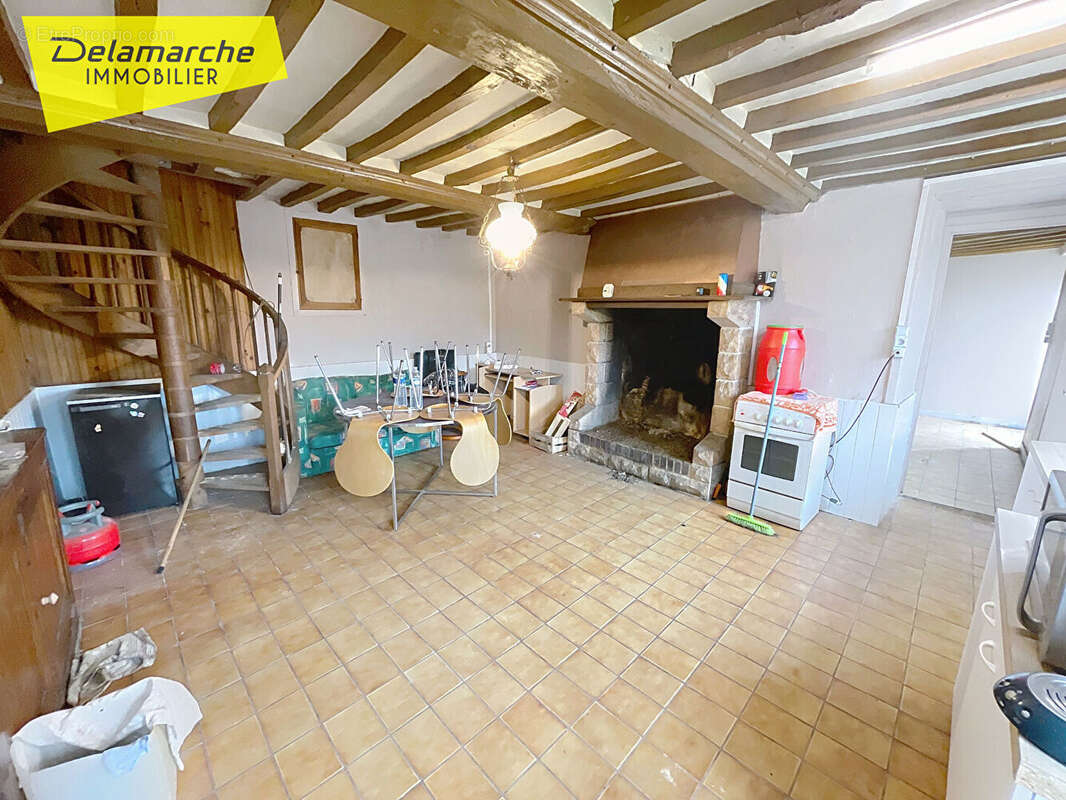 Maison à SAINT-DENIS-LE-VETU