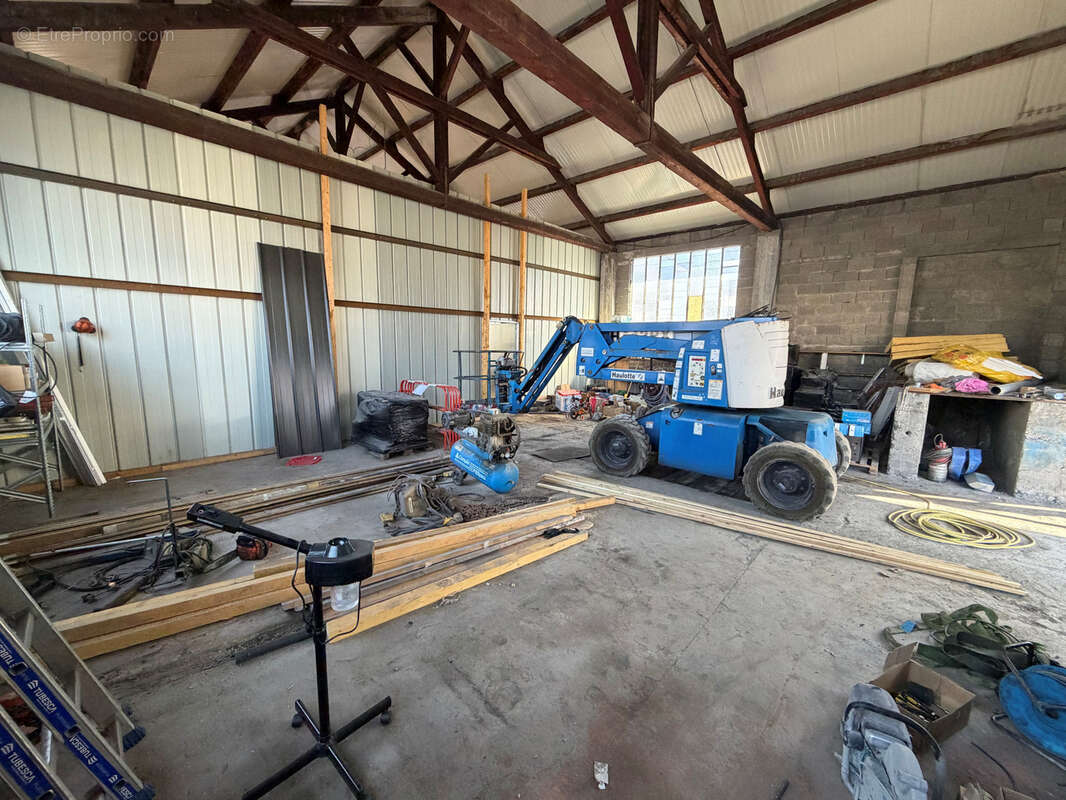 Commerce à SAINT-ETIENNE-DE-CUINES