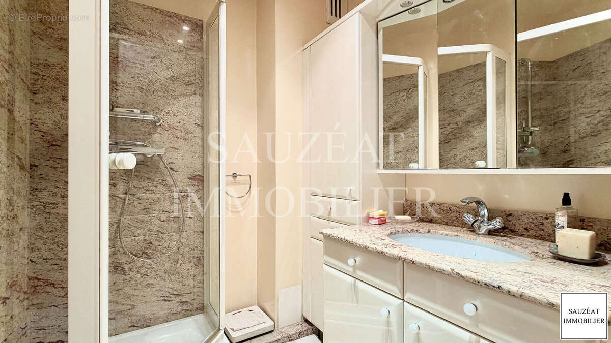 Appartement à MONTROUGE