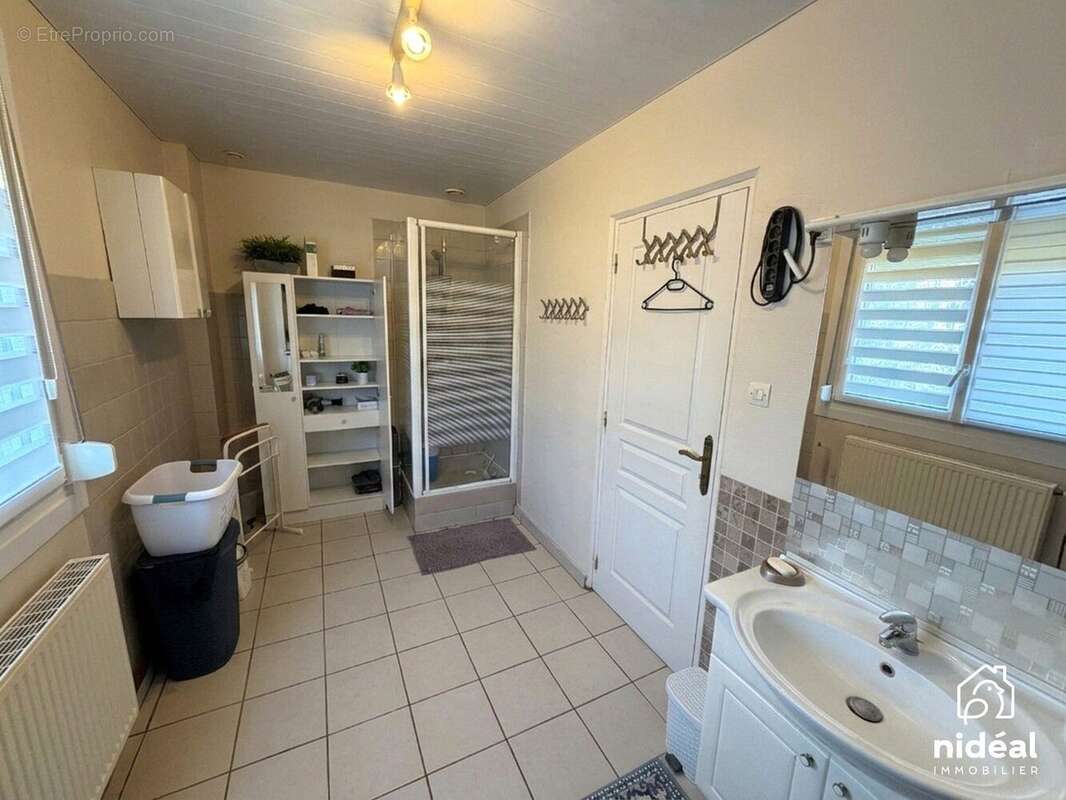 Maison à AULNOYE-AYMERIES