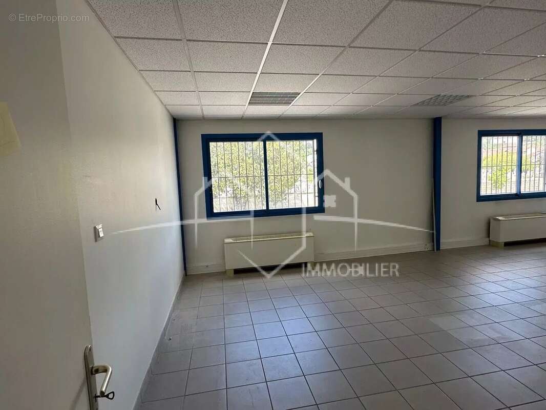 Commerce à BEAUREPAIRE