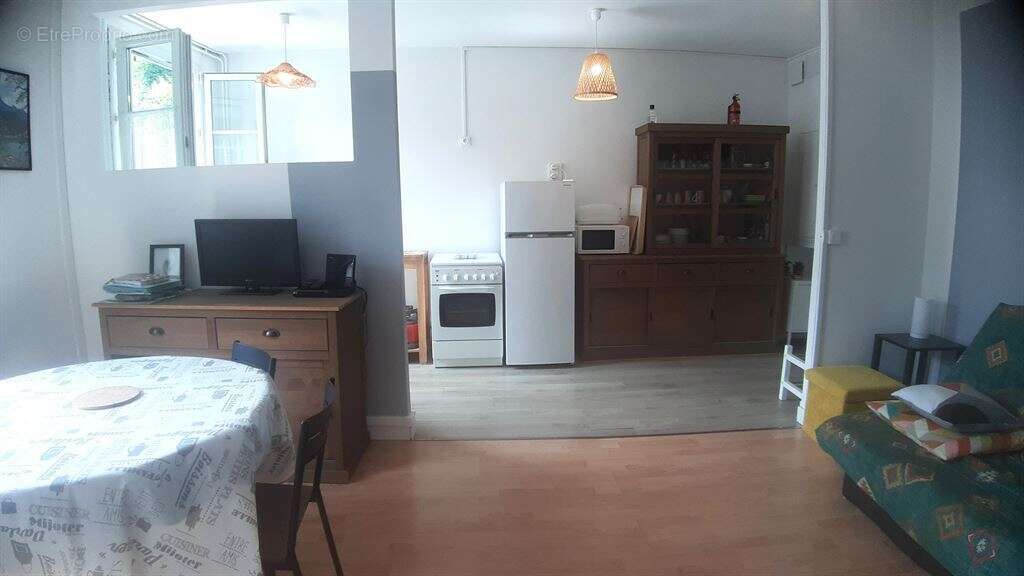 Appartement à EAUX-BONNES