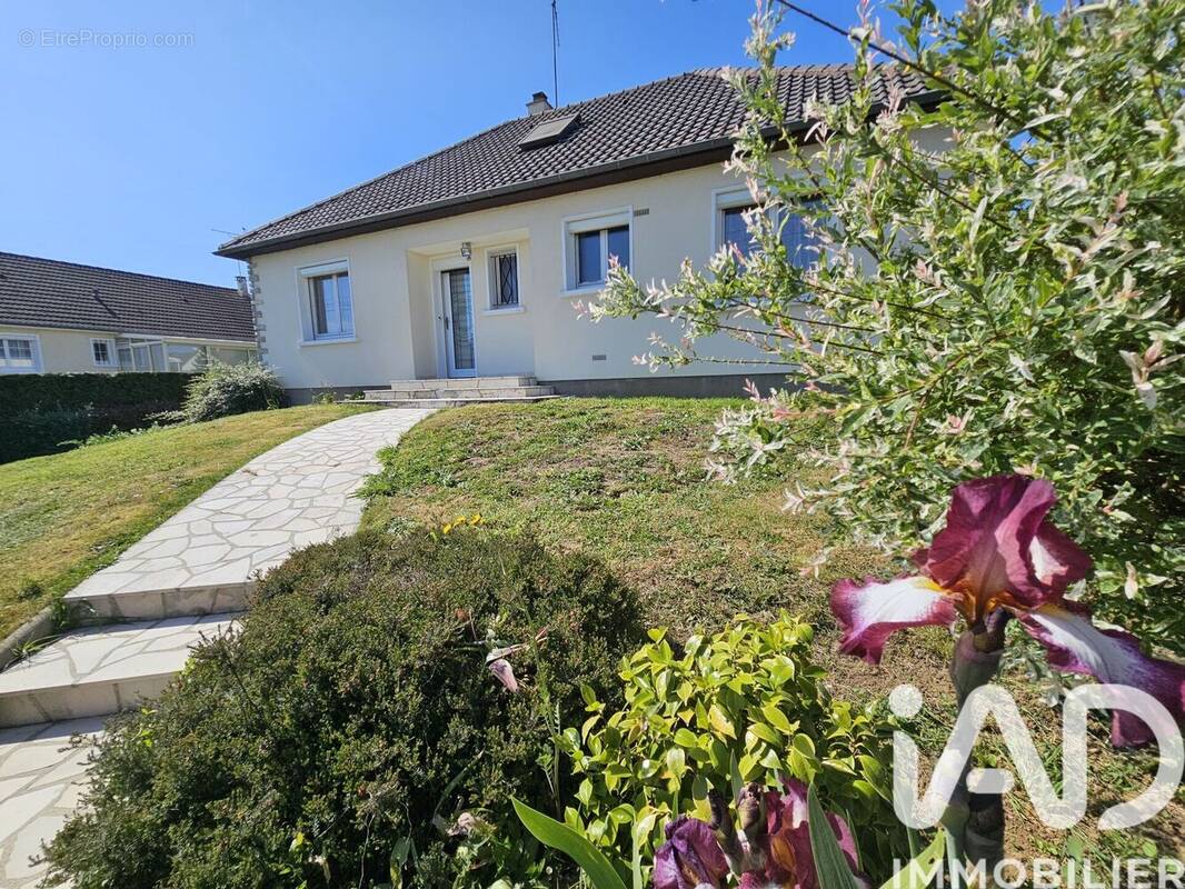 Photo 1 - Maison à CONNERRE