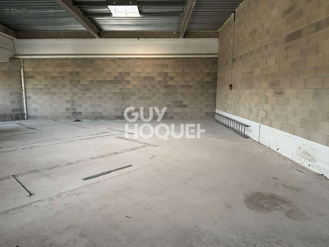 Commerce à FONTENAY-TRESIGNY