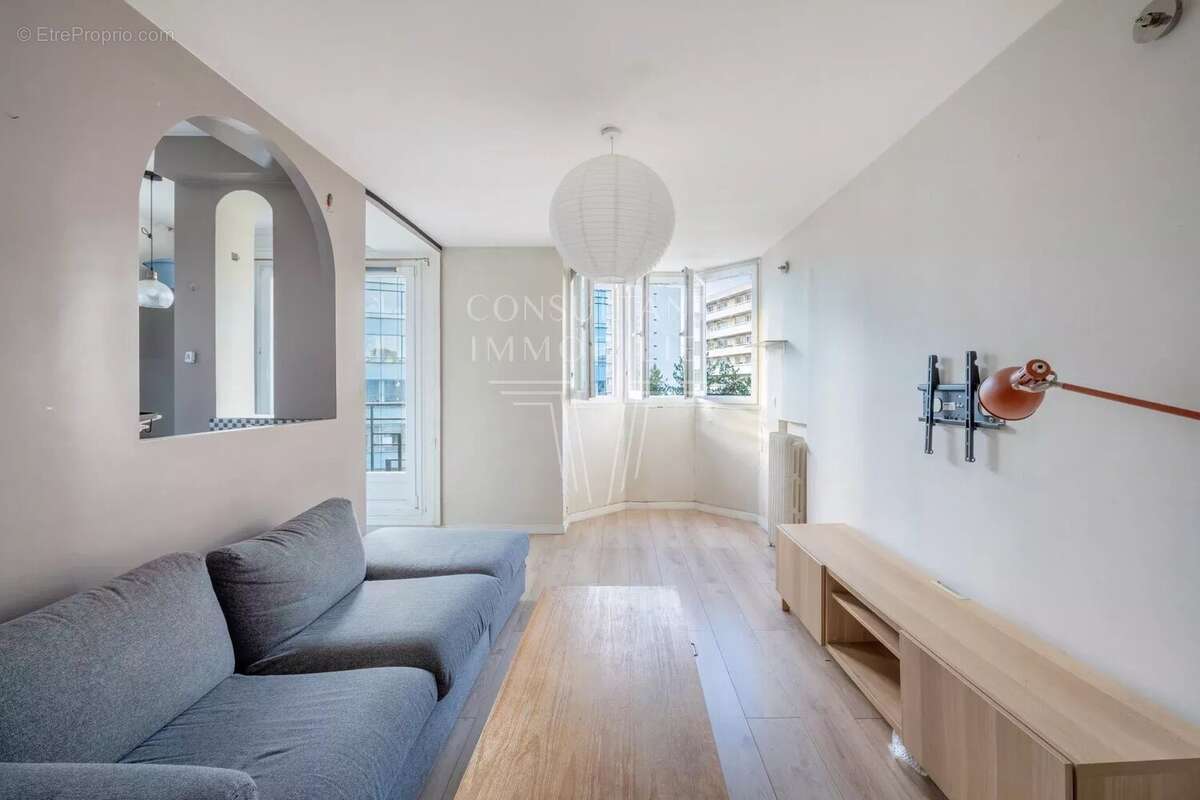 Appartement à LEVALLOIS-PERRET