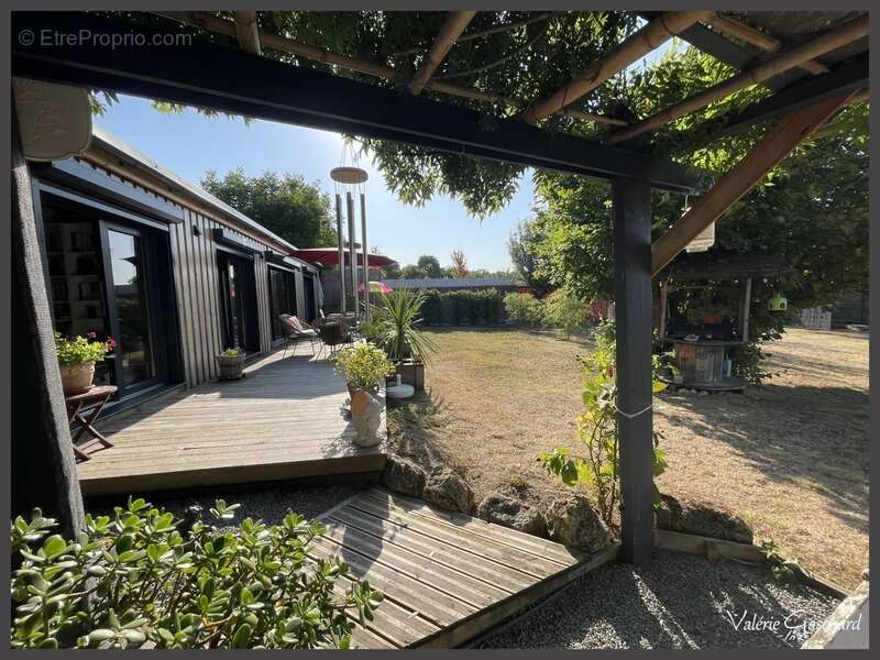 Maison à SAINT-SEURIN-SUR-L'ISLE