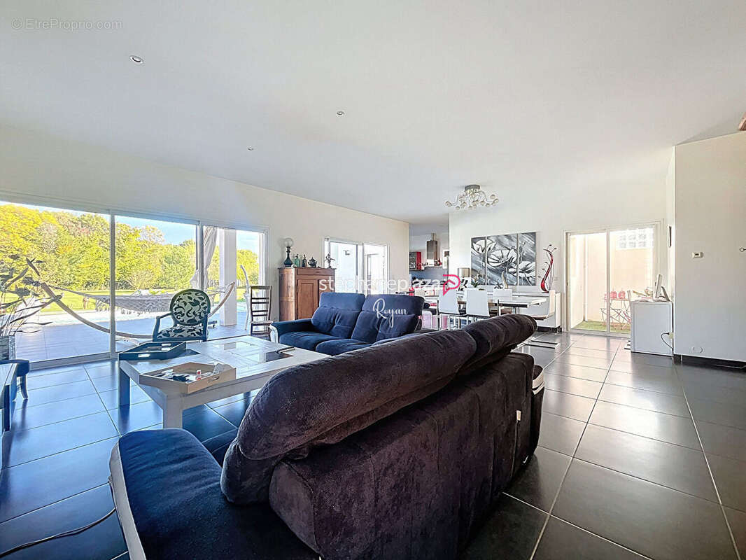 Maison à SAINT-GEORGES-DE-DIDONNE