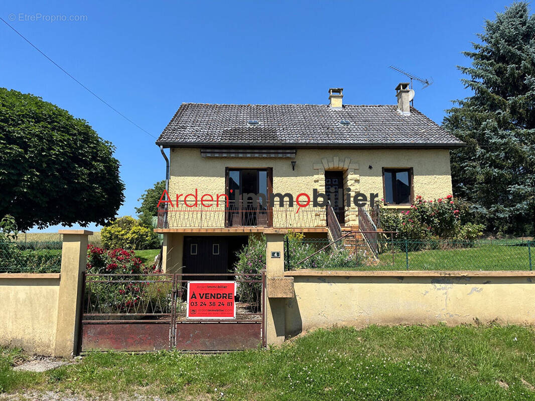 Maison à FRAILLICOURT