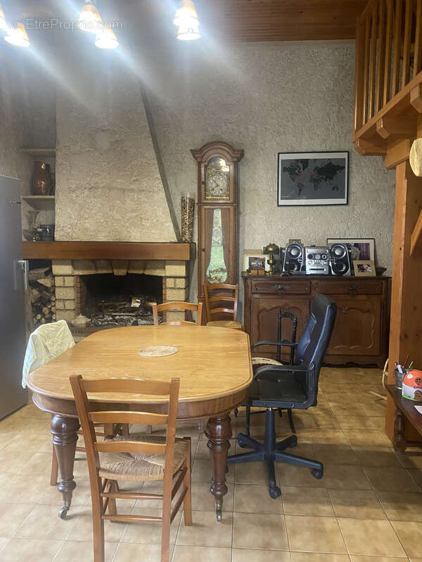 Maison à SAINT-GEORGES-DES-COTEAUX