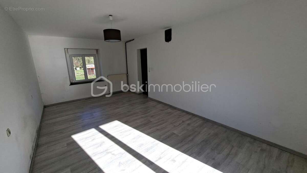 Maison à MESNIL-CLINCHAMPS