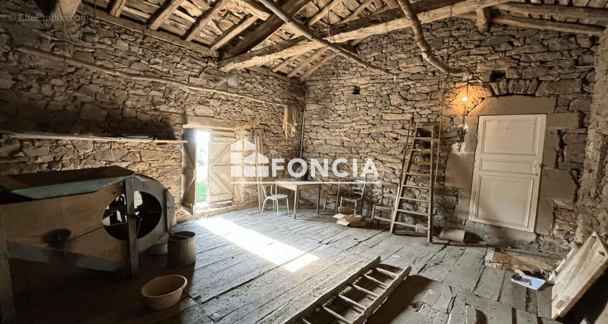 Maison à LAPARROUQUIAL