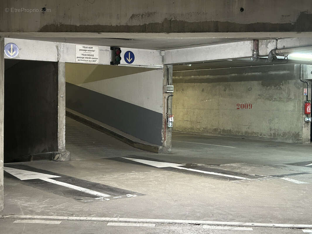 31000 - Toulouse - Emplacement de parking dans résidence sécurisée - photo 4