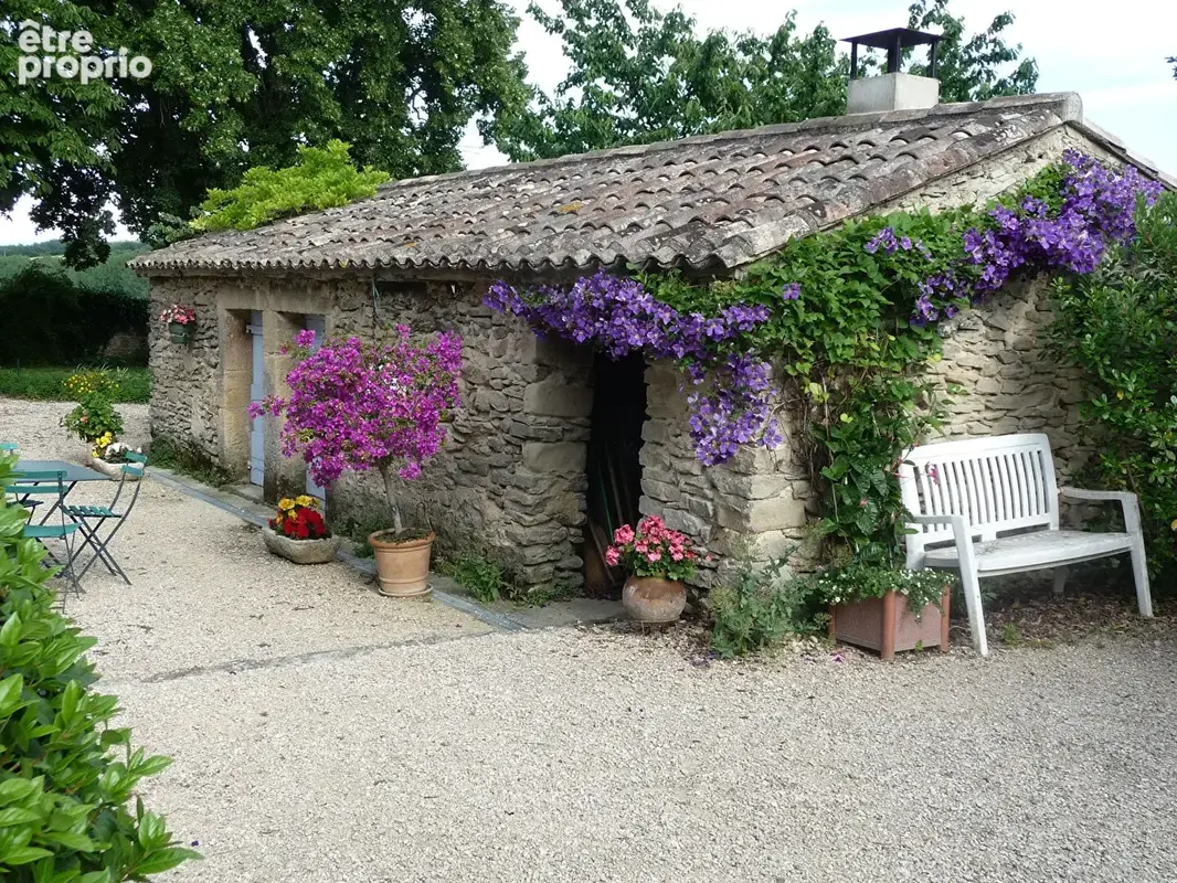 Propriété de charme en pierre avec gîte indépendant, piscine et vue exceptionnelle sur les 3 Becs - photo 5