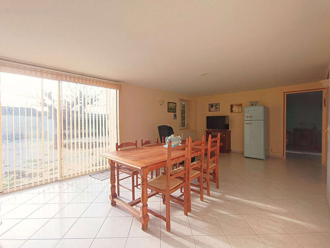 Maison 5 pièces 197 m²  Foussignac - photo 10