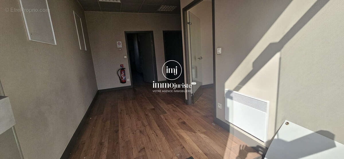 Commerce 130 m² à Limoges  - photo 4