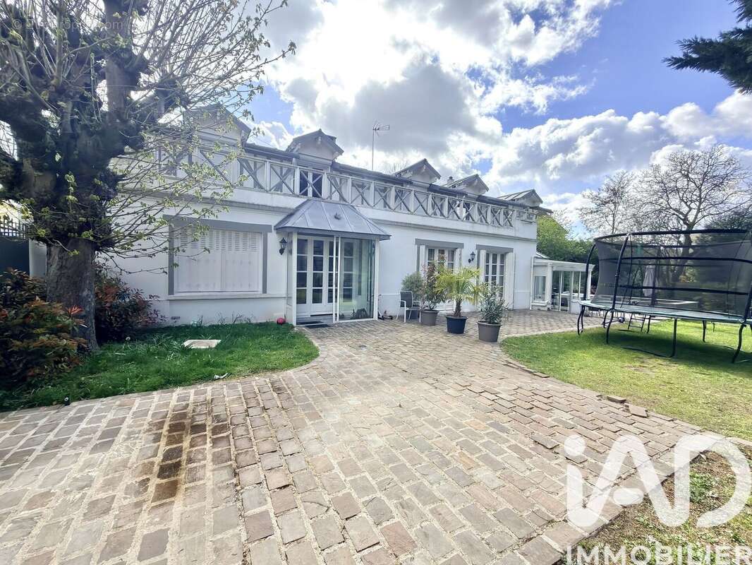 Photo 2 - Maison à LE RAINCY