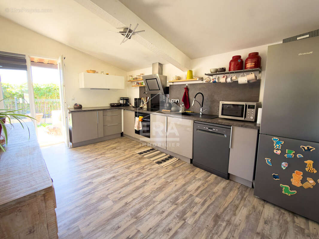 Maison à LA ROQUETTE-SUR-SIAGNE