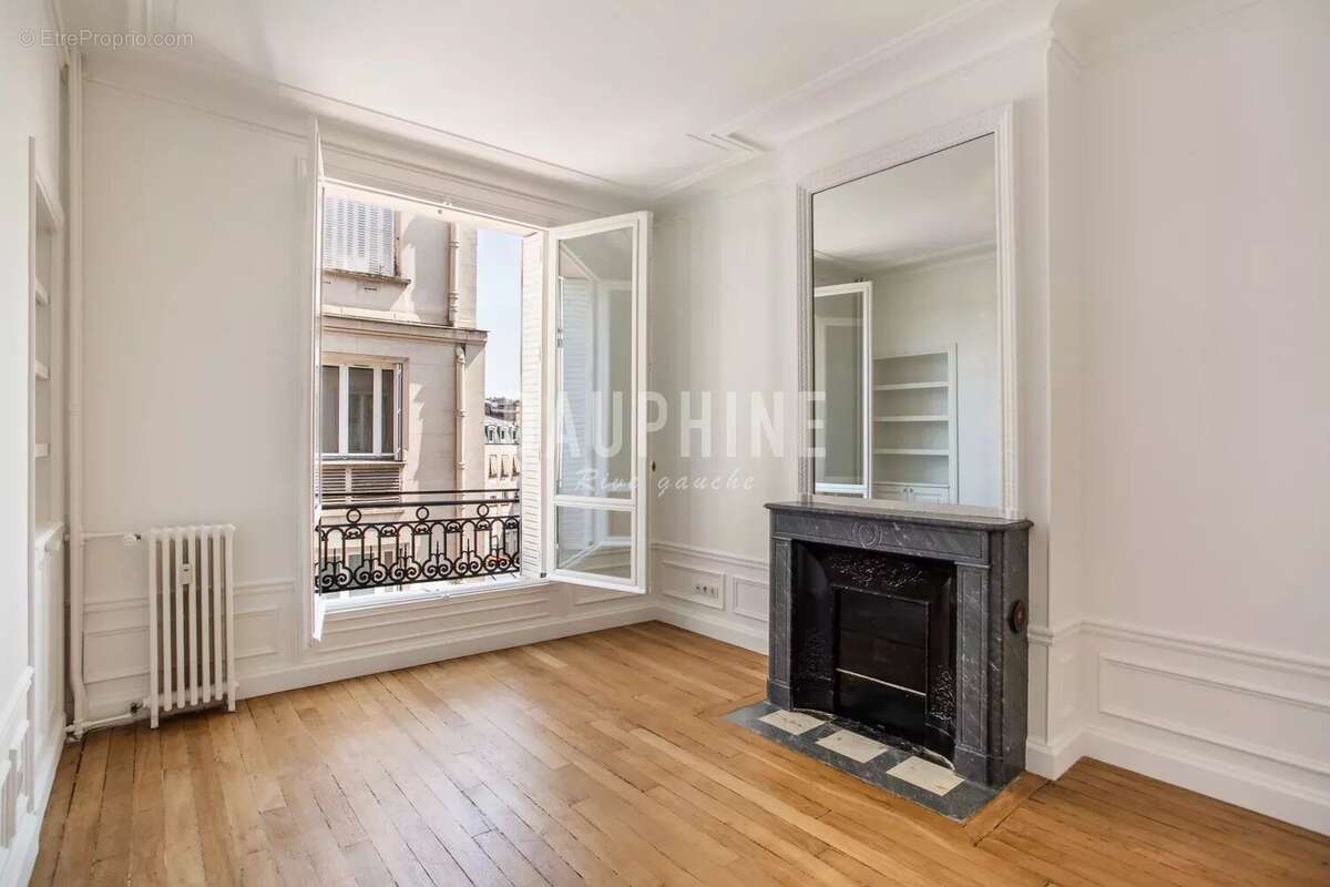 Appartement à PARIS-14E