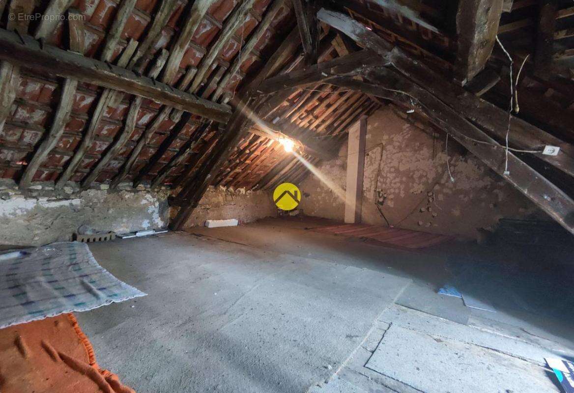 Maison à JOUET-SUR-L&#039;AUBOIS