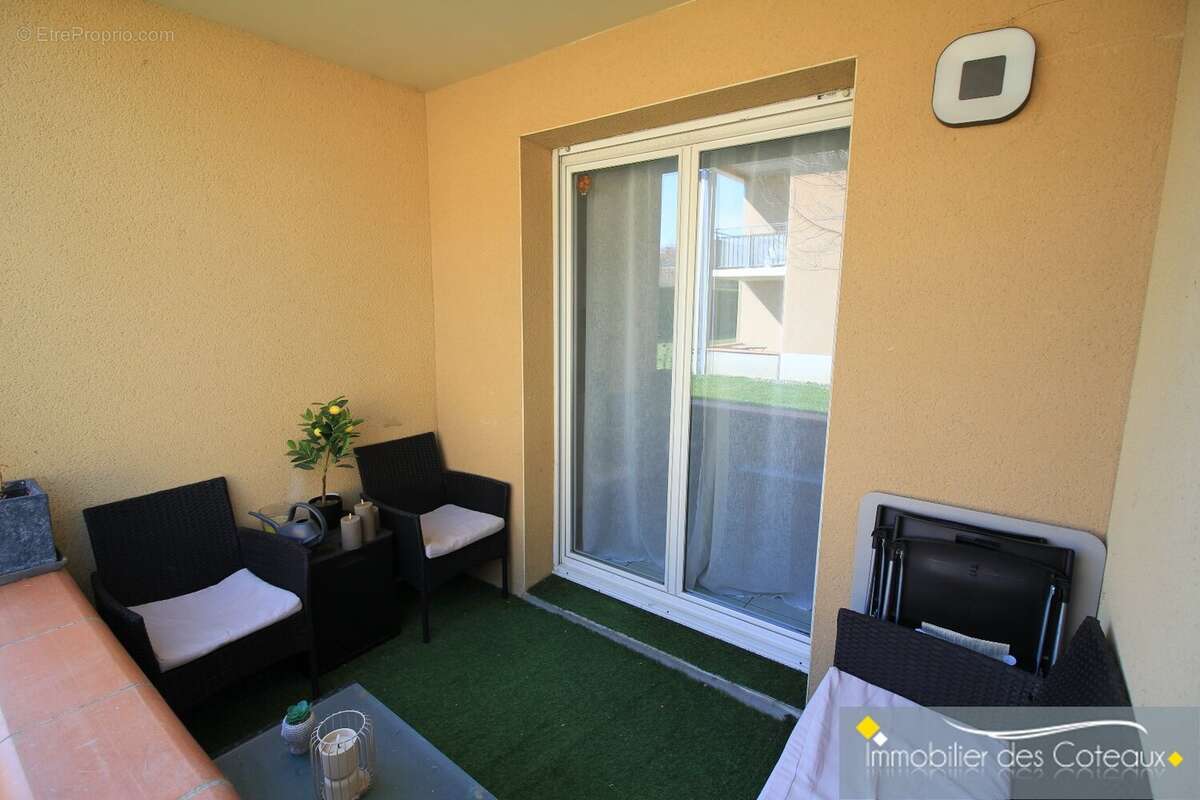 Appartement à PINS-JUSTARET