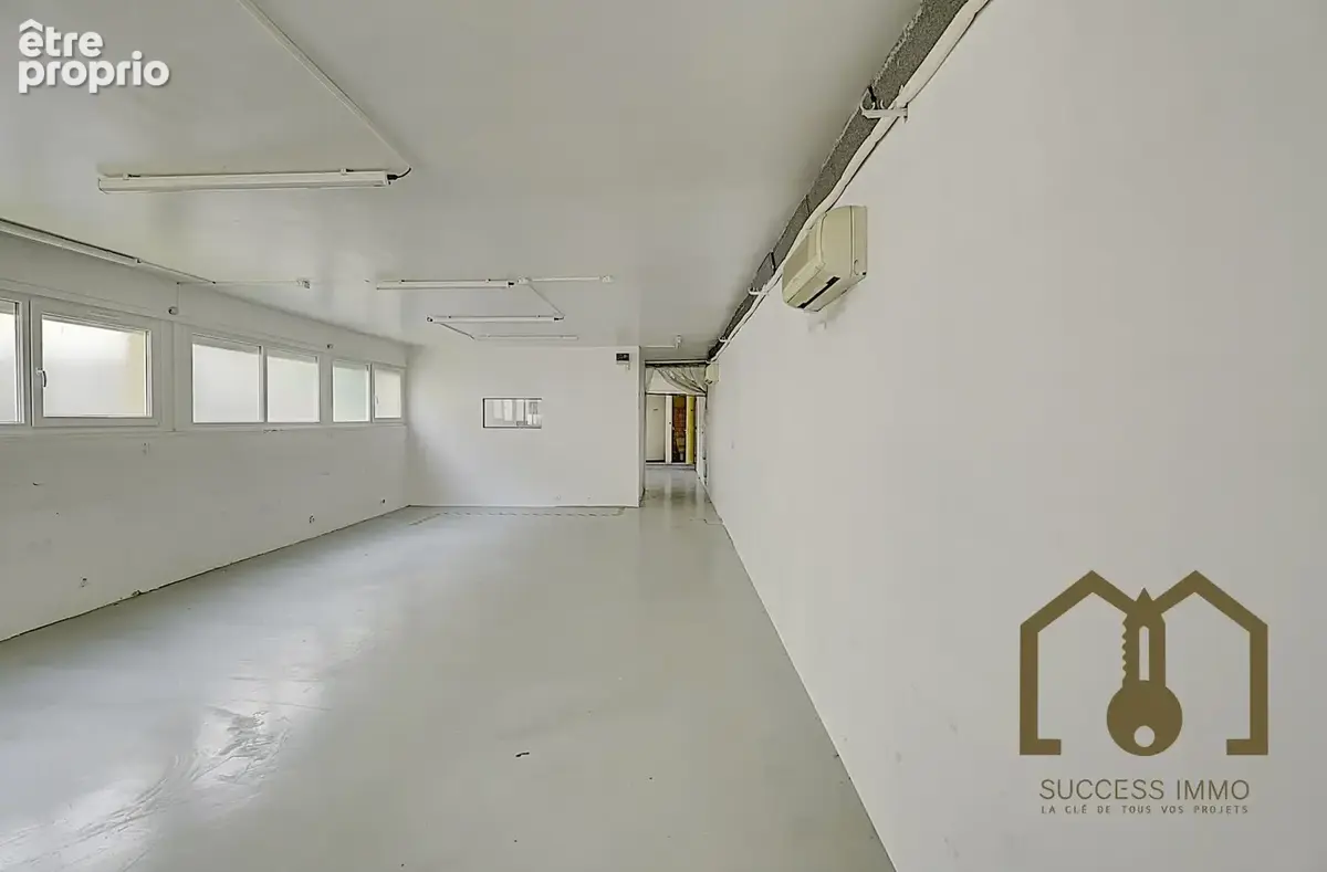 Commerce 149 m² à Vaulx-En-Velin  - photo 5