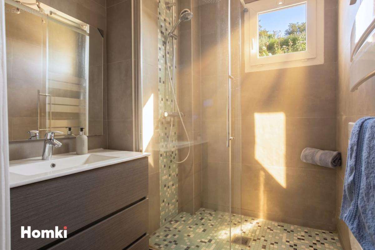 Appartement à MARSEILLE-9E