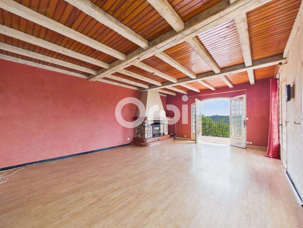 Appartement à LE BAR-SUR-LOUP