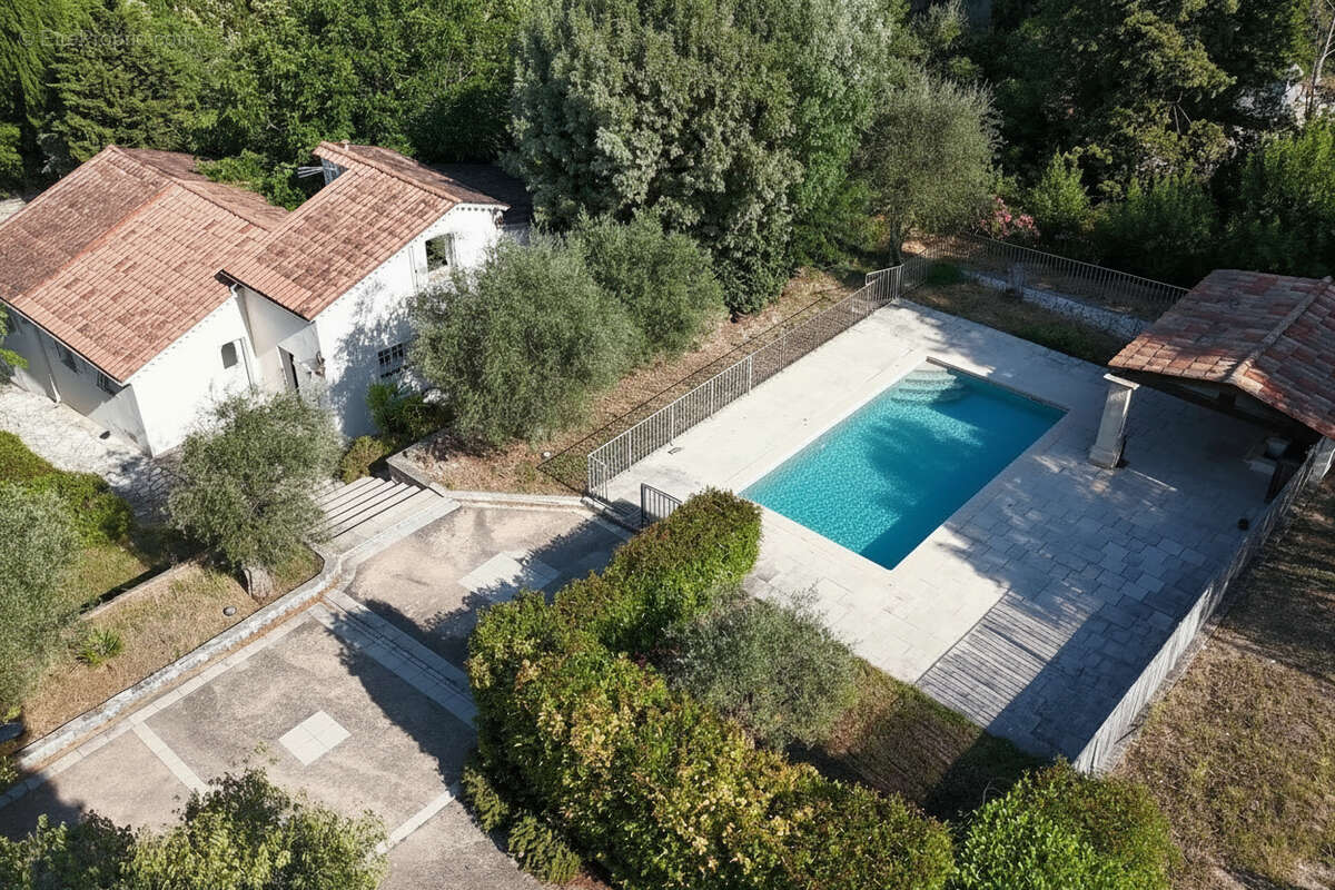 Maison à MOUANS-SARTOUX