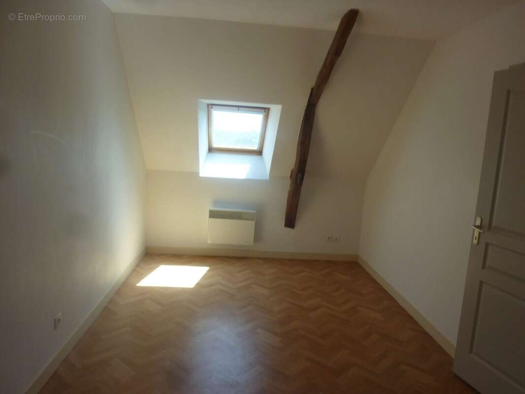 Maison 112 m² à Loue  - photo 6