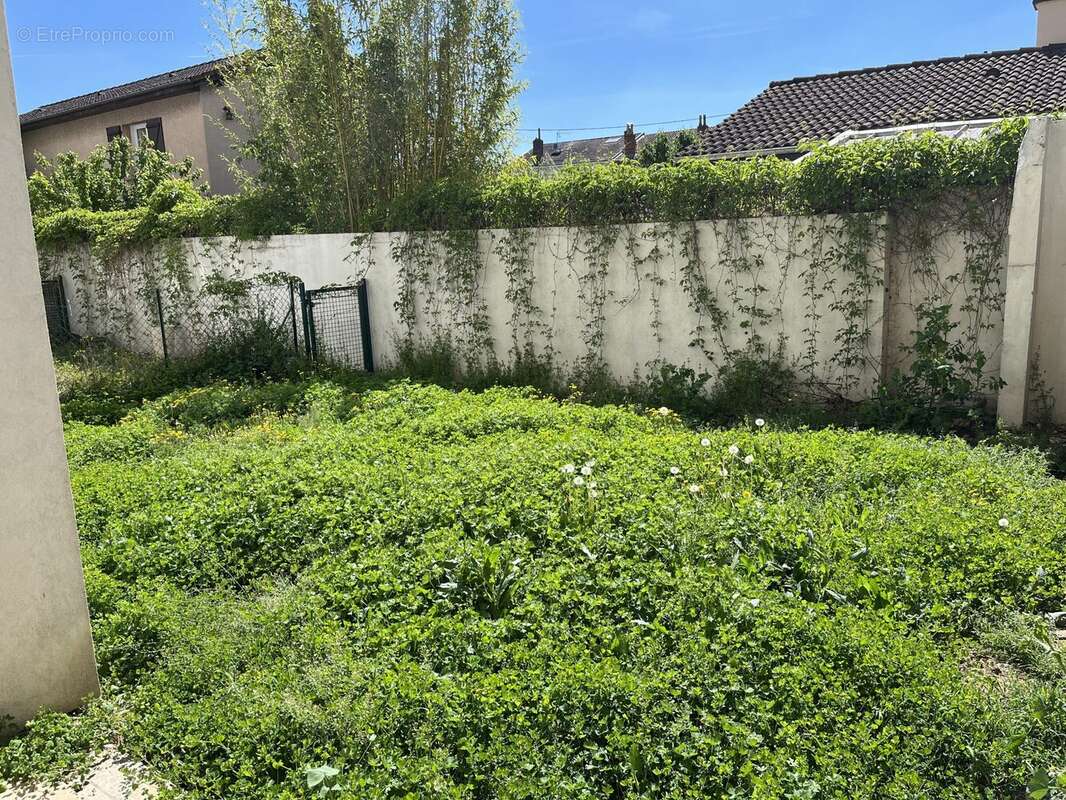 Appartement à PIERRE-BENITE
