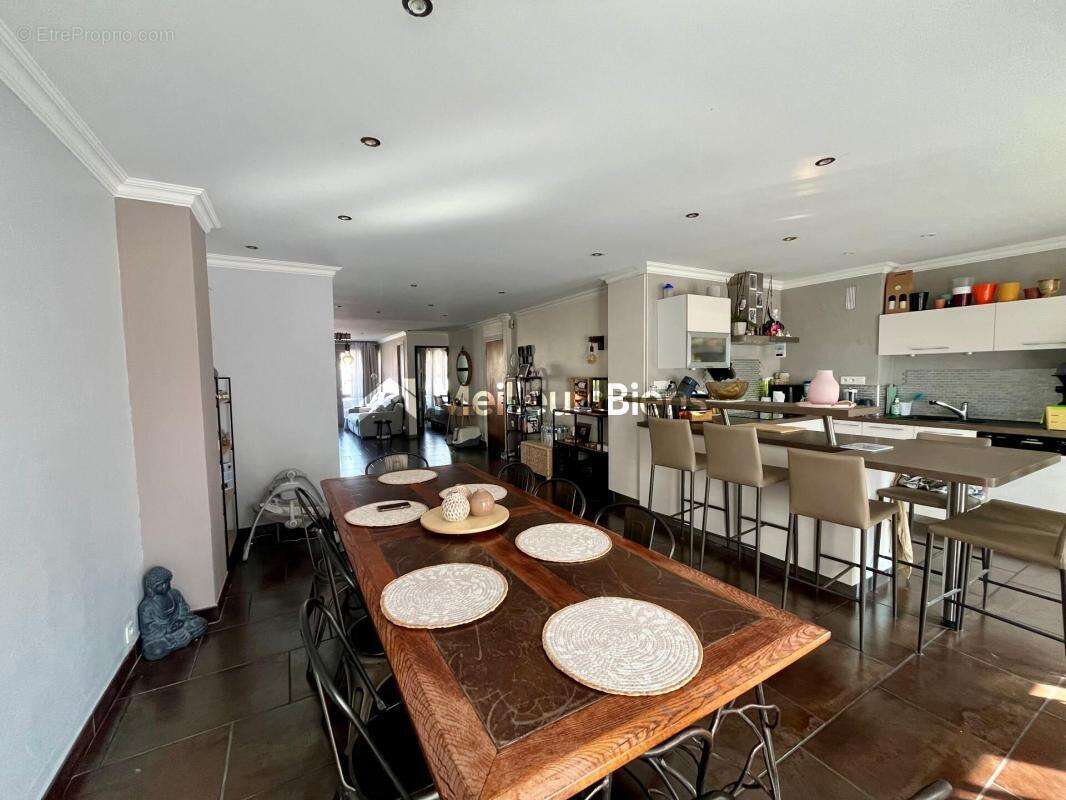 Appartement à SAINT-ETIENNE