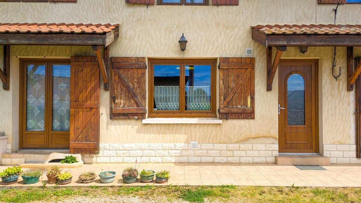 Maison 110 m² à Pont-De-Vaux  - photo 4