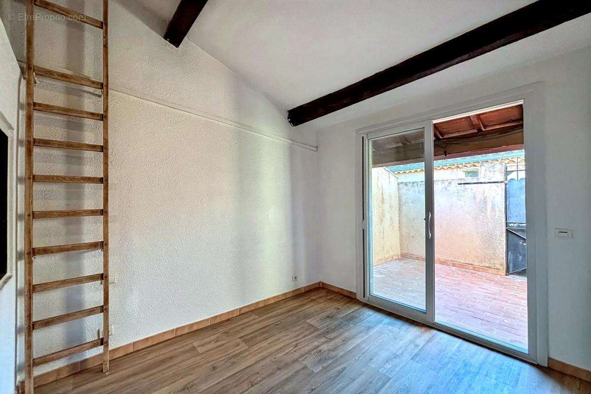 Appartement à L'ISLE-SUR-LA-SORGUE