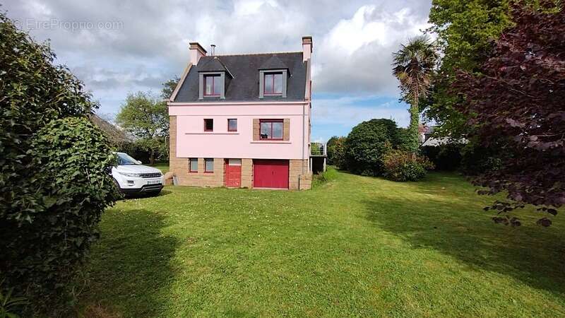 Maison à COMBRIT