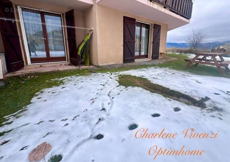 Appartement à SAINTE-LEOCADIE