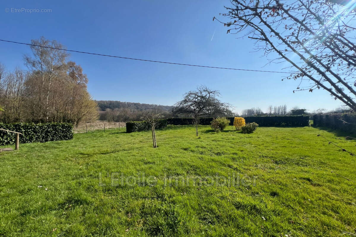 Maison à SAINT-VICTOR-DE-RENO