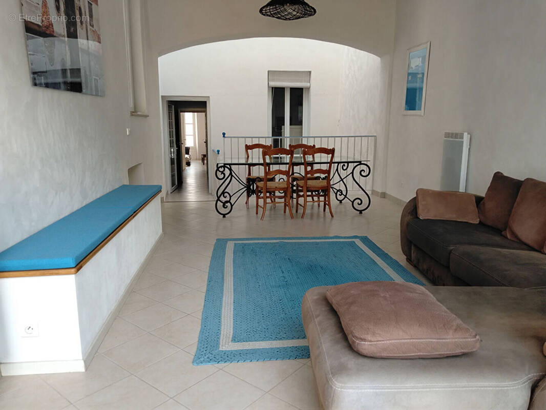 Maison à MEYRARGUES