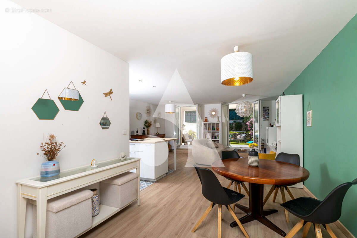MARSEILLE 13e ? T4 traversant de 85,70 m² avec jardin privatif, terrasses et garage fermé - photo 9
