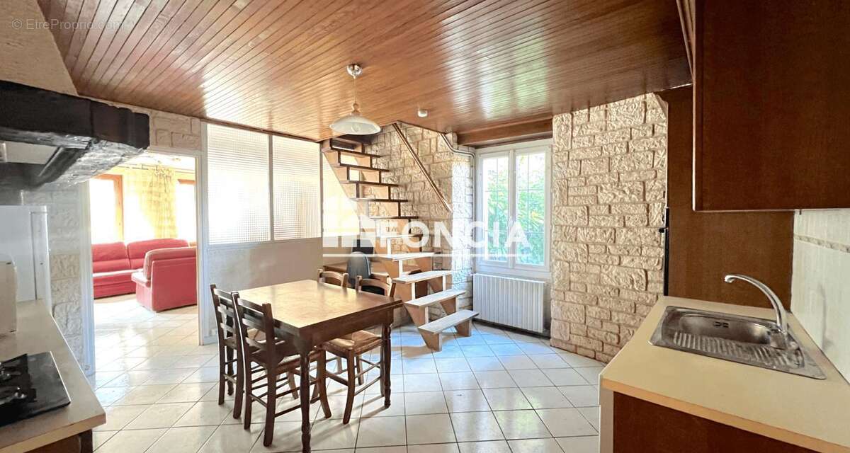 Jolie maison de ville avec exterieur - crolles - photo 4