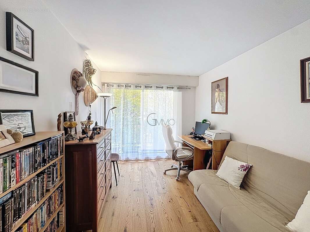 Appartement à L'HAY-LES-ROSES