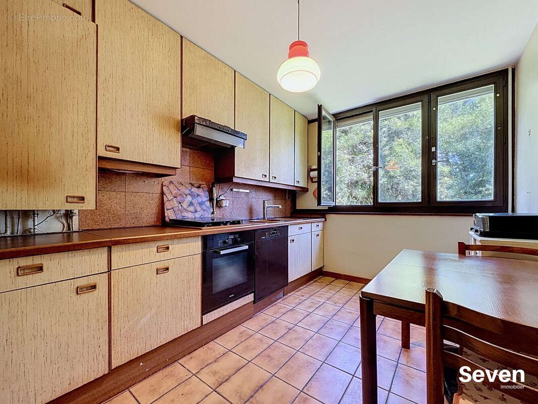 Appartement à SAINT-MARTIN-D'HERES