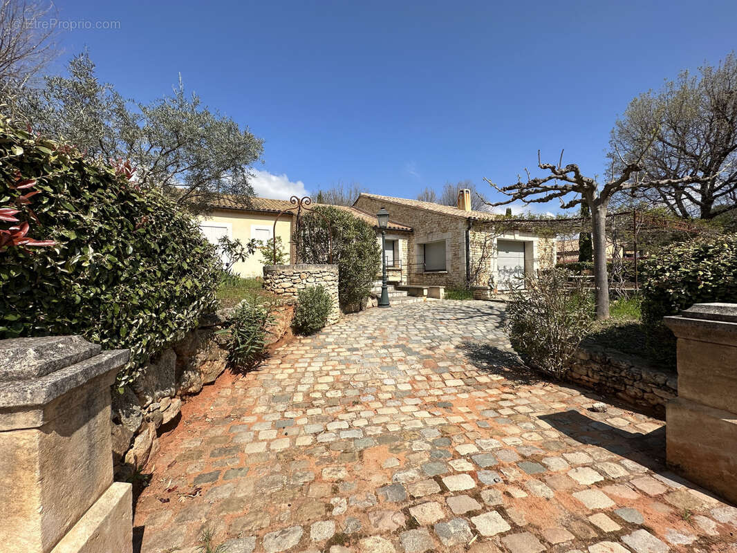 Maison à ROUSSILLON