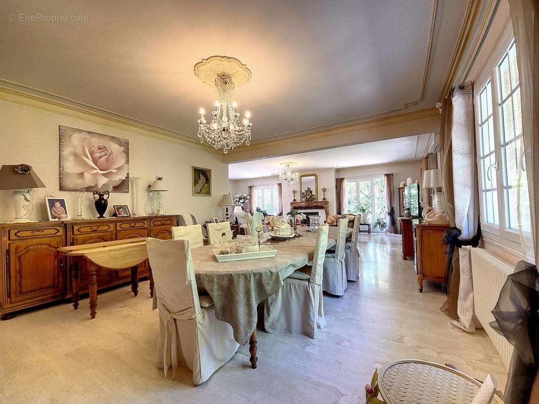 Maison à CHENOVE