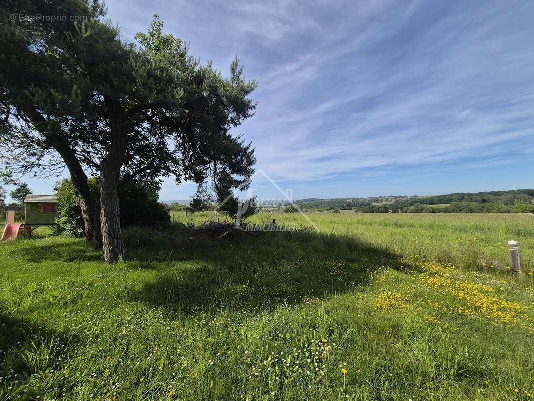 Maison à LALIZOLLE