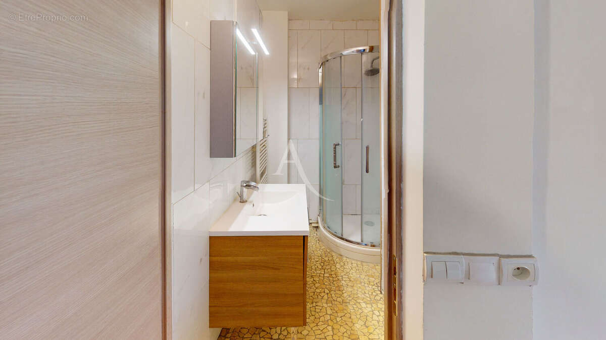 Appartement à PARIS-19E