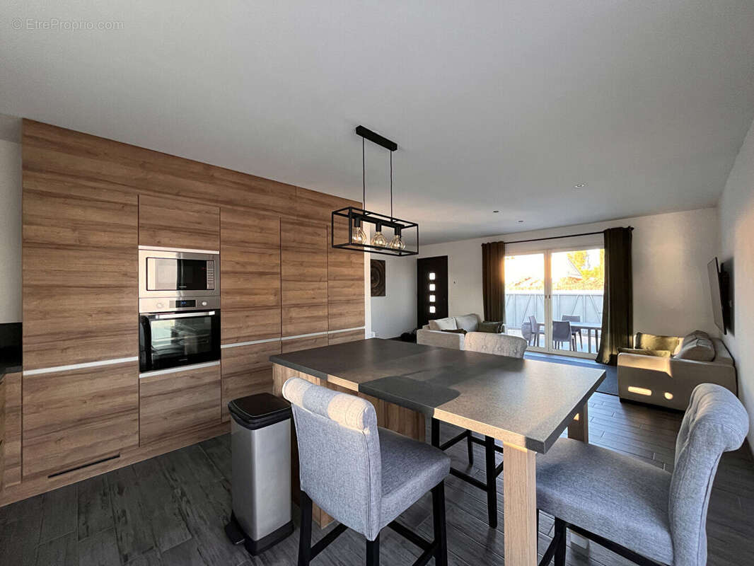 Maison à PERNES-LES-FONTAINES