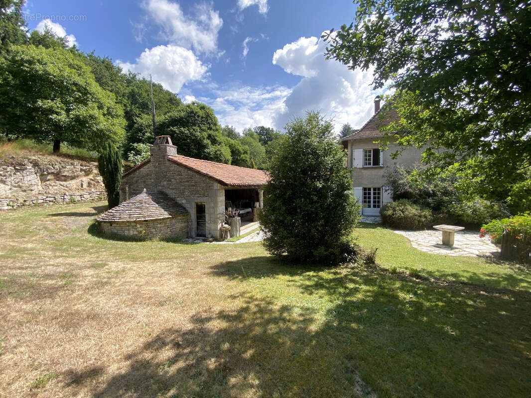 Maison à LATRONQUIERE
