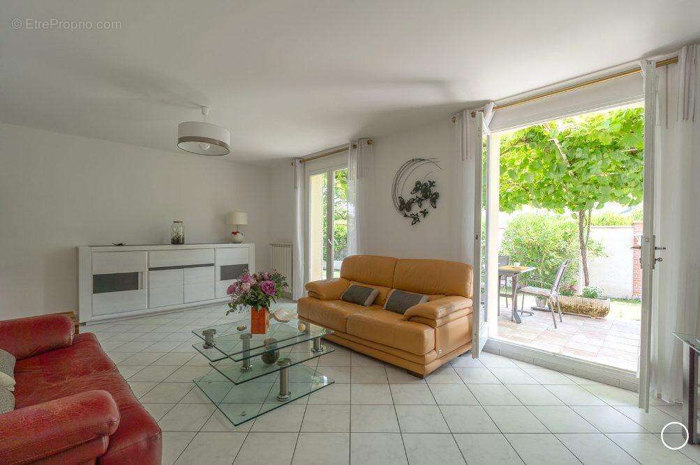 Maison à LA SALVETAT-SAINT-GILLES