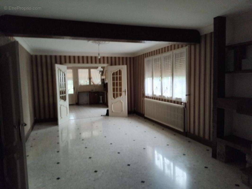 Maison à MONCOUTANT