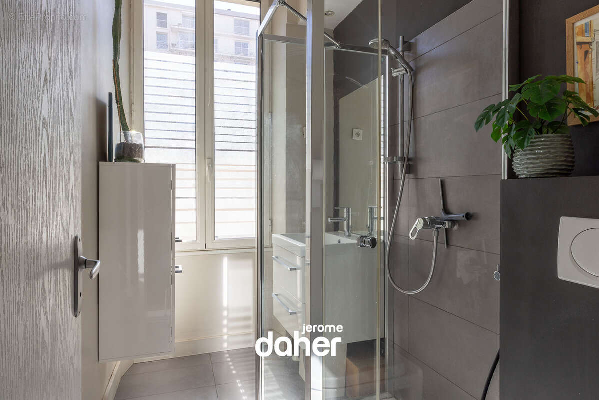 Appartement à MARSEILLE-7E
